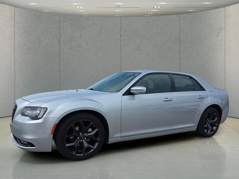 Used 2023 Chrysler 300 S RWD image 10