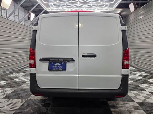 Used 2021 Mercedes-Benz Metris image 6