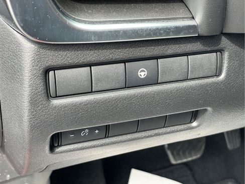 Used 2021 Nissan Rogue SV AWD/4WD image 24