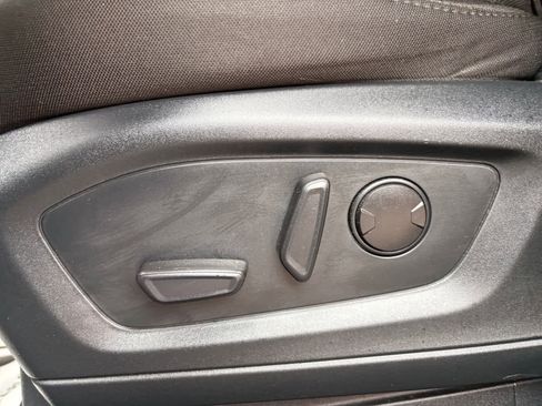 Used 2022 Ford Explorer XLT w/ Class IV Trailer Tow Package image 28