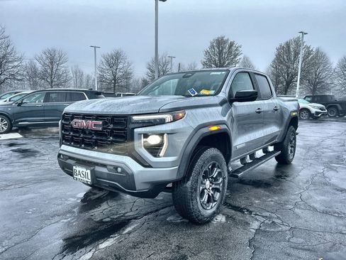 Used 2024 GMC Canyon Elevation w/ Elevation Premium Package image 4