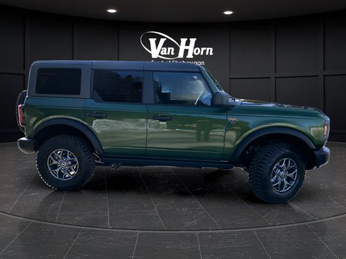 New 2025 Ford Bronco Badlands AWD/4WD image 2