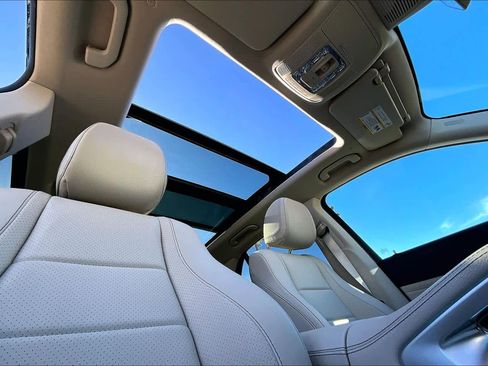 Used 2020 Mercedes-Benz GLE 450 4MATIC image 26