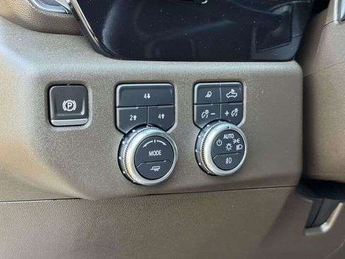 Used 2025 GMC Sierra 2500 SLE w/ SLE Value Package; AWD/4WD image 10