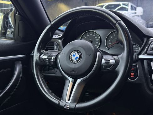 Used 2015 BMW M4 Coupe w/ Executive Package RWD image 19