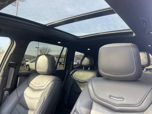Used 2023 Cadillac XT6 Sport w/ Platinum Package image 37
