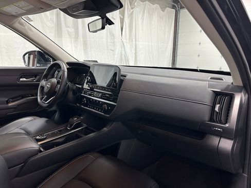 Used 2024 Nissan Pathfinder SL AWD/4WD image 58