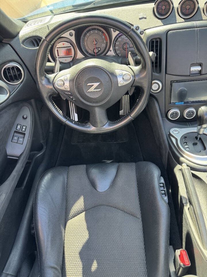 Used 2010 Nissan 370Z Touring RWD image 19