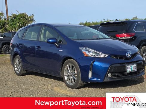 Used 2017 Toyota Prius V Five w/ Carpet Mat Package FWD image 1