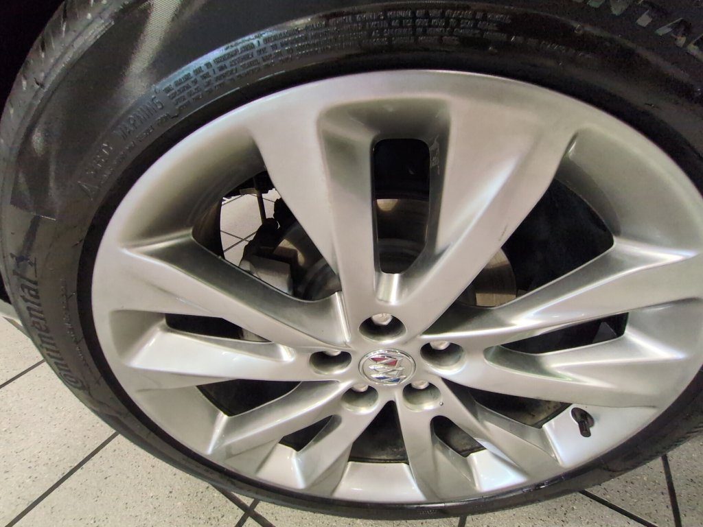 Used 2023 Buick Envision Avenir AWD/4WD image 29