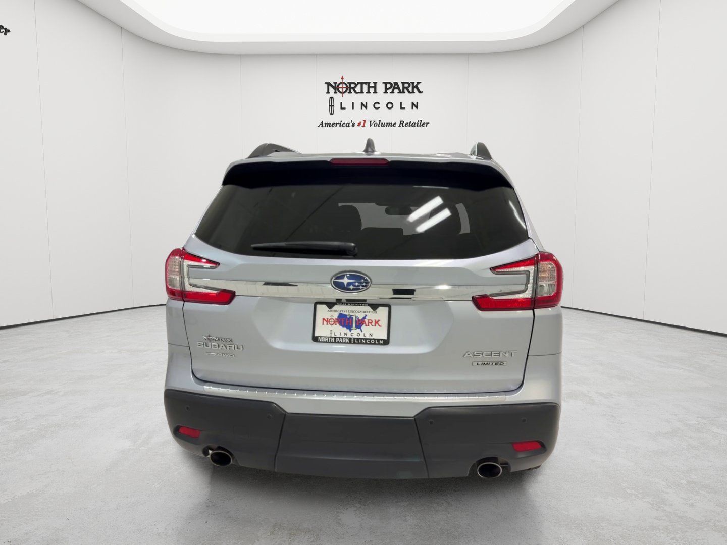 Used 2024 Subaru Ascent Limited AWD/4WD image 4