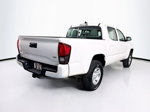 Used 2018 Toyota Tacoma SR image 10