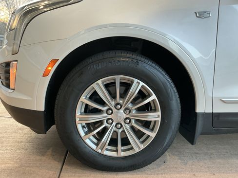 Used 2018 Cadillac XT5 Luxury w/ Driver Awareness Package image 26