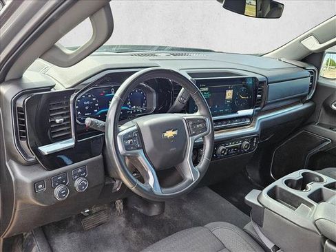 Used 2025 Chevrolet Silverado 1500 LT image 9
