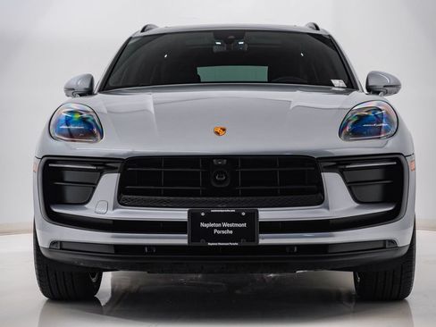Certified 2026 Porsche Macan AWD/4WD image 6