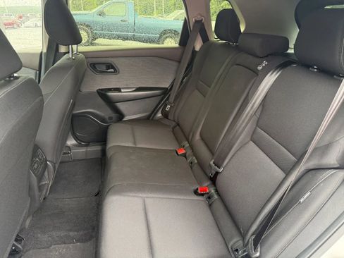 Used 2023 Nissan Rogue S FWD image 9