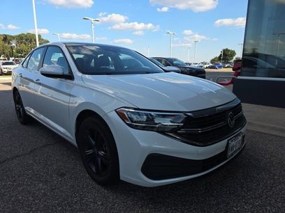 Used 2024 Volkswagen Jetta SE w/ Panoramic Sunroof Package
