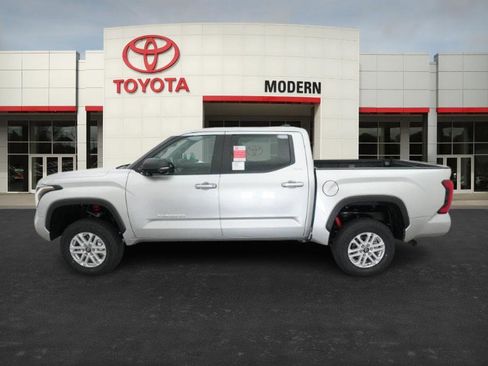 New 2026 Toyota Tundra SR5 image 9
