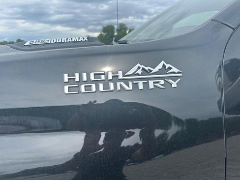 Used 2021 Chevrolet Silverado 2500 High Country w/ Z71 Off-Road Package AWD/4WD image 18