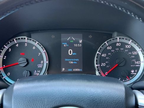 Used 2022 Toyota Highlander LE FWD image 28