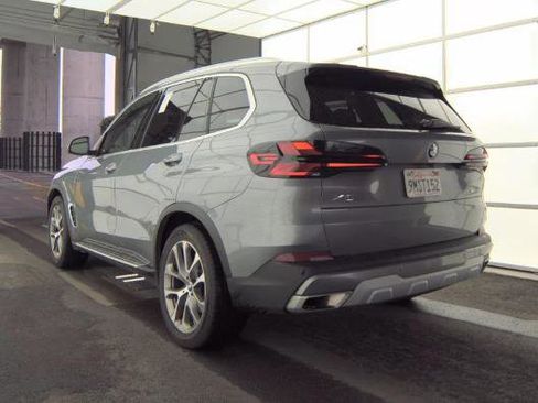 Used 2025 BMW X5 sDrive40i w/ Climate Comfort Package image 11