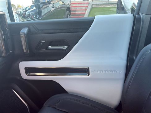 Used 2024 GMC Hummer EV 3X image 31