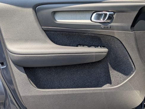 New 2026 Volvo XC40 B5 Core w/ Protection Package Premier image 7