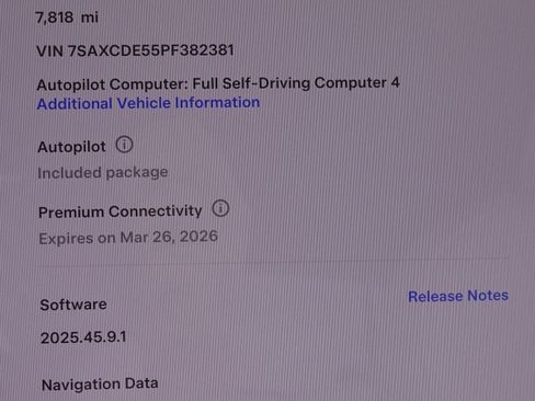 Used 2023 Tesla Model X image 2