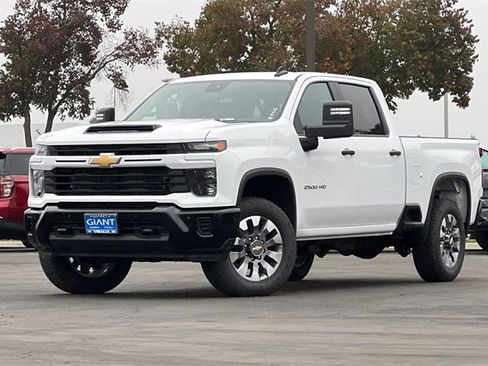 Used 2025 Chevrolet Silverado 2500 Custom w/ Custom Value Package image 8