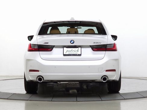 New 2026 BMW 330i xDrive Sedan w/ Convenience Package AWD/4WD image 7