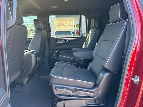 New 2026 GMC Yukon XL Elevation w/ LPO, Elevation Black Package image 28