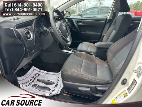 Used 2017 Toyota Corolla LE image 8