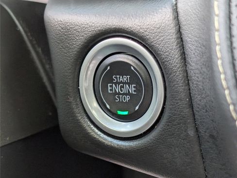 Used 2024 Chevrolet Suburban Premier image 27