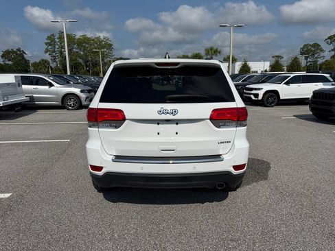 Used 2018 Jeep Grand Cherokee Limited RWD image 4