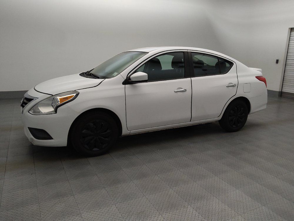 Used 2019 Nissan Versa SV FWD image 2