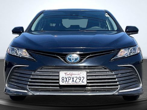 Used 2021 Toyota Camry LE FWD image 3