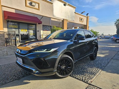 Used 2023 Toyota Venza Nightshade image 1