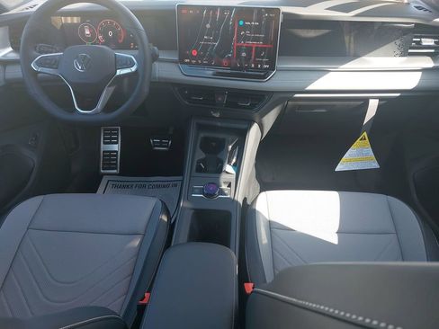 New 2026 Volkswagen Tiguan SE R-Line FWD image 9