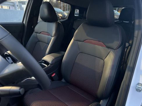 New 2026 Nissan Kicks SR w/ Cold Weather Package AWD/4WD image 22