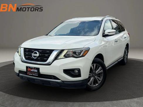 Used 2018 Nissan Pathfinder SV AWD/4WD image 1