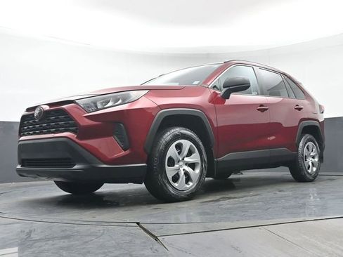 Certified 2020 Toyota RAV4 LE image 29