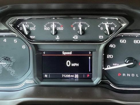 Used 2022 GMC Sierra 1500 SLT w/ Driver Alert Package II AWD/4WD image 16