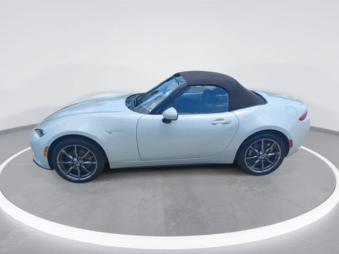Used 2019 MAZDA MX-5 Miata Grand Touring w/ GT-S Package RWD image 8