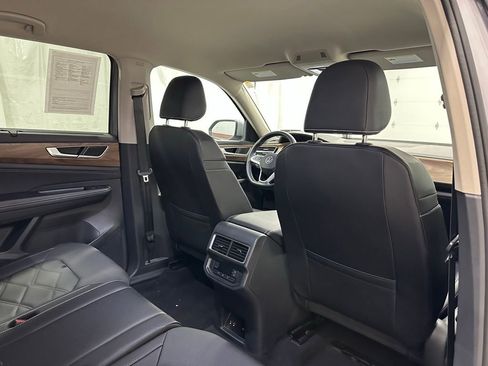 Used 2025 Volkswagen Atlas SE image 58