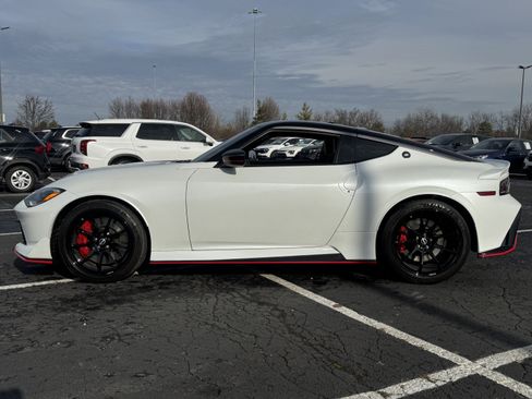 Used 2024 Nissan Z NISMO w/ Floor Mat Package image 10