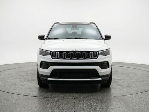 Used 2025 Jeep Compass Limited image 2
