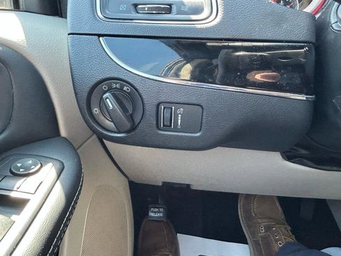 Used 2016 Dodge Grand Caravan SE FWD image 26