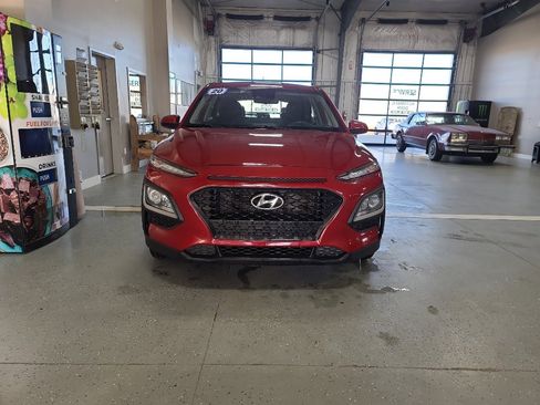 Used 2020 Hyundai Kona SE image 3