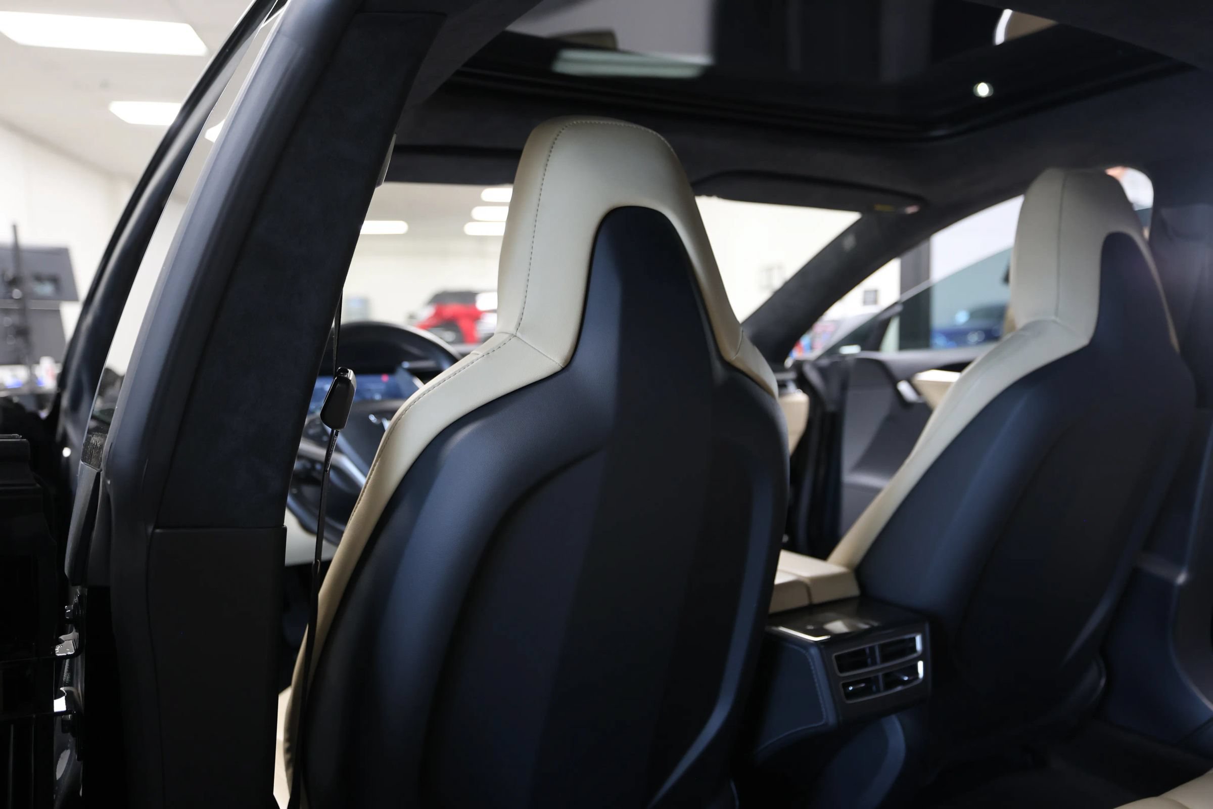 Used 2015 Tesla Model S 85 RWD image 47