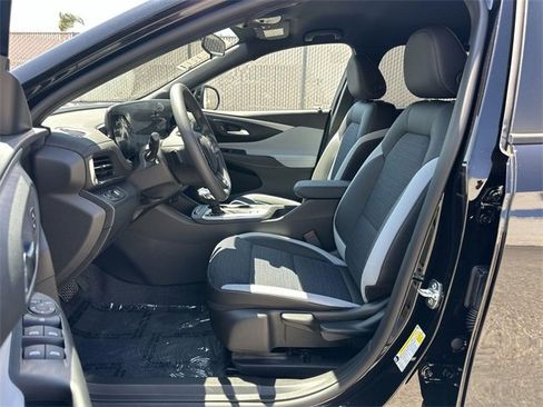 New 2025 Buick Envista Preferred image 18